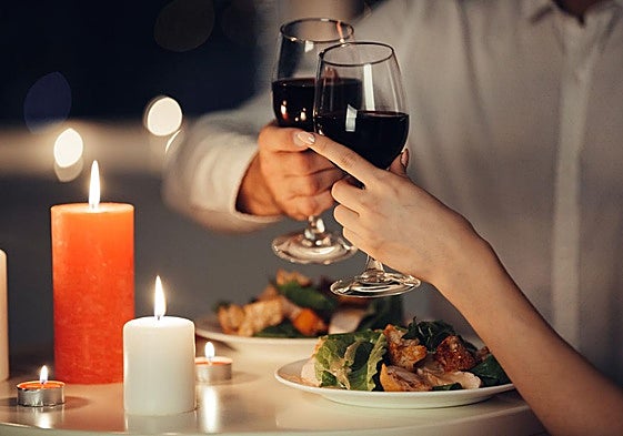 Un restaurante chino de Murcia organiza citas a ciegas al estilo First Dates: «Quién sabe qué puede pasar».