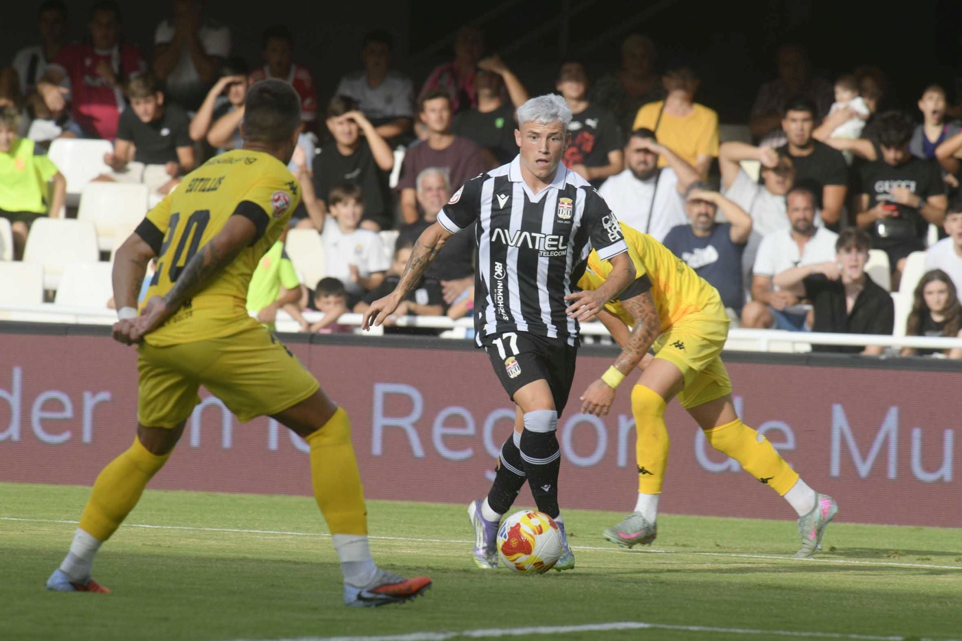 Pablo de Blasis regala la victoria al FC Cartagena en el último minuto, en imágenes