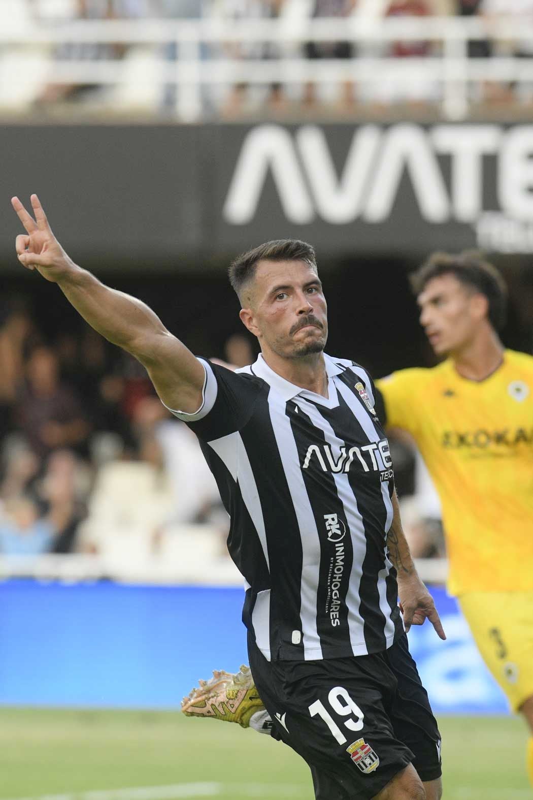 Pablo de Blasis regala la victoria al FC Cartagena en el último minuto, en imágenes