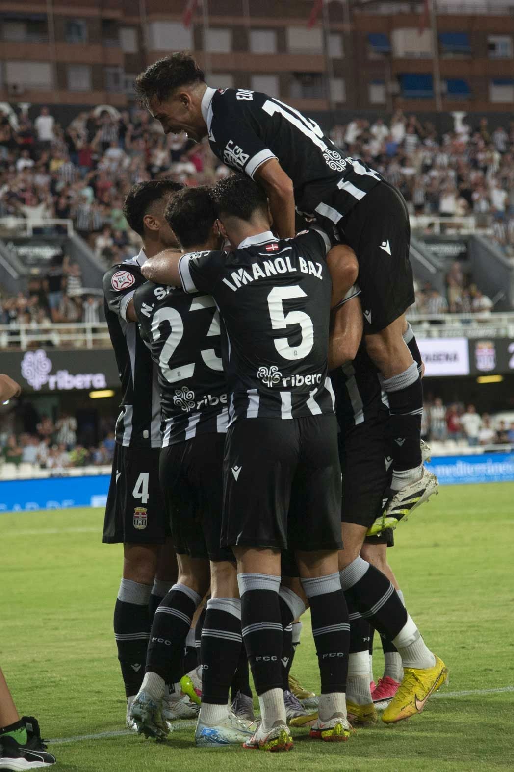Pablo de Blasis regala la victoria al FC Cartagena en el último minuto, en imágenes