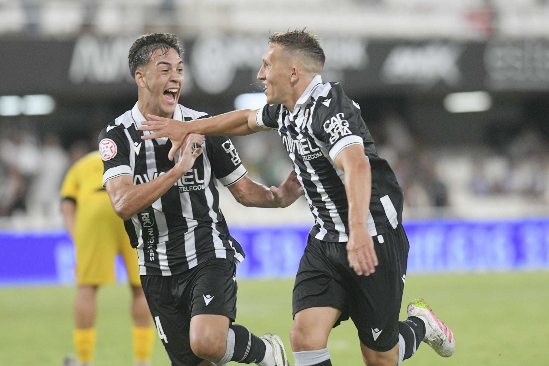 Pablo de Blasis regala la victoria al FC Cartagena en el último minuto, en imágenes