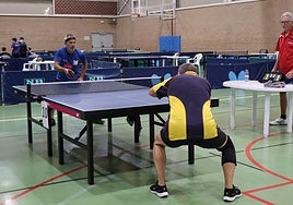 El tenis de mesa convoca a jugadores de todas las edades en dos intensas jornadas en el marco del 'Open de Feria'
