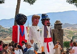 Abarán se divierte con gigantes y cabezudos