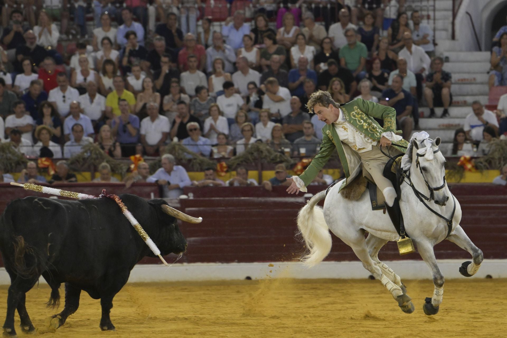 Las imágenes de la corrida de rejones de la Feria de Taurina de Murcia