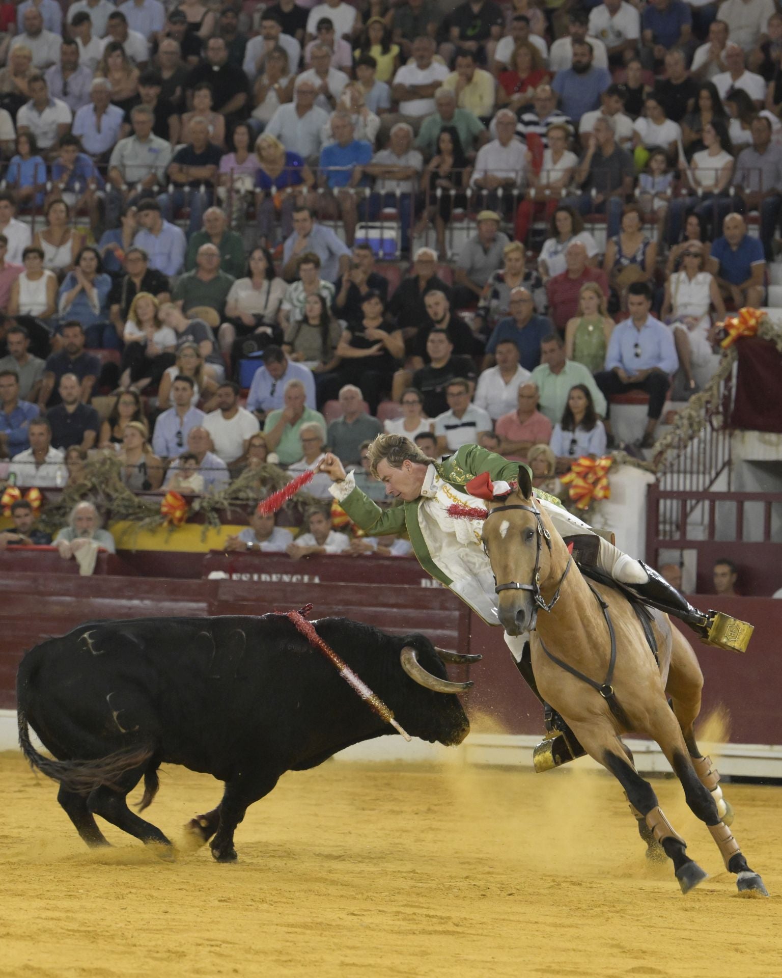Las imágenes de la corrida de rejones de la Feria de Taurina de Murcia