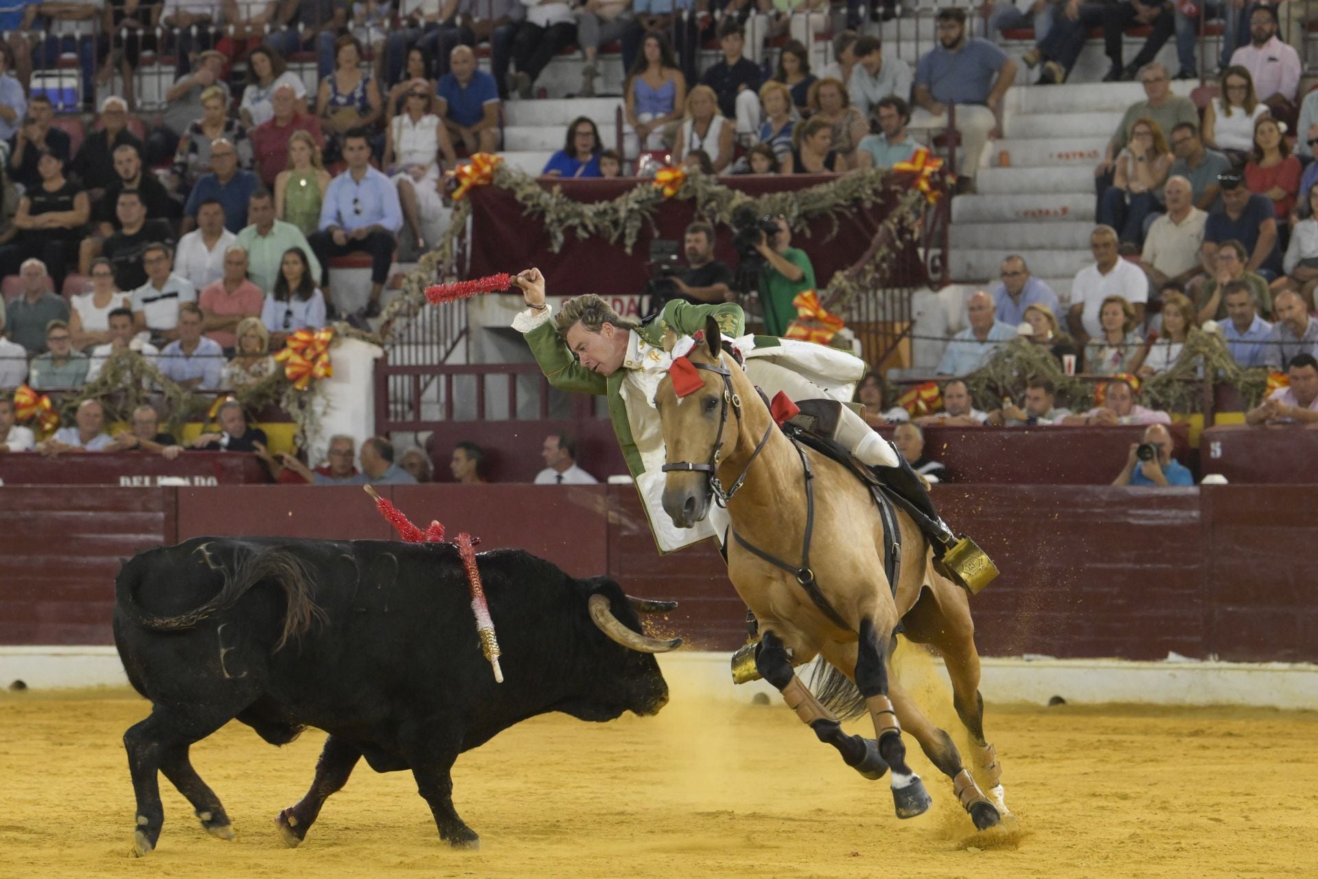 Las imágenes de la corrida de rejones de la Feria de Taurina de Murcia