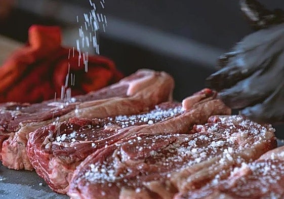 Imagen de archivo de varias piezas de carne