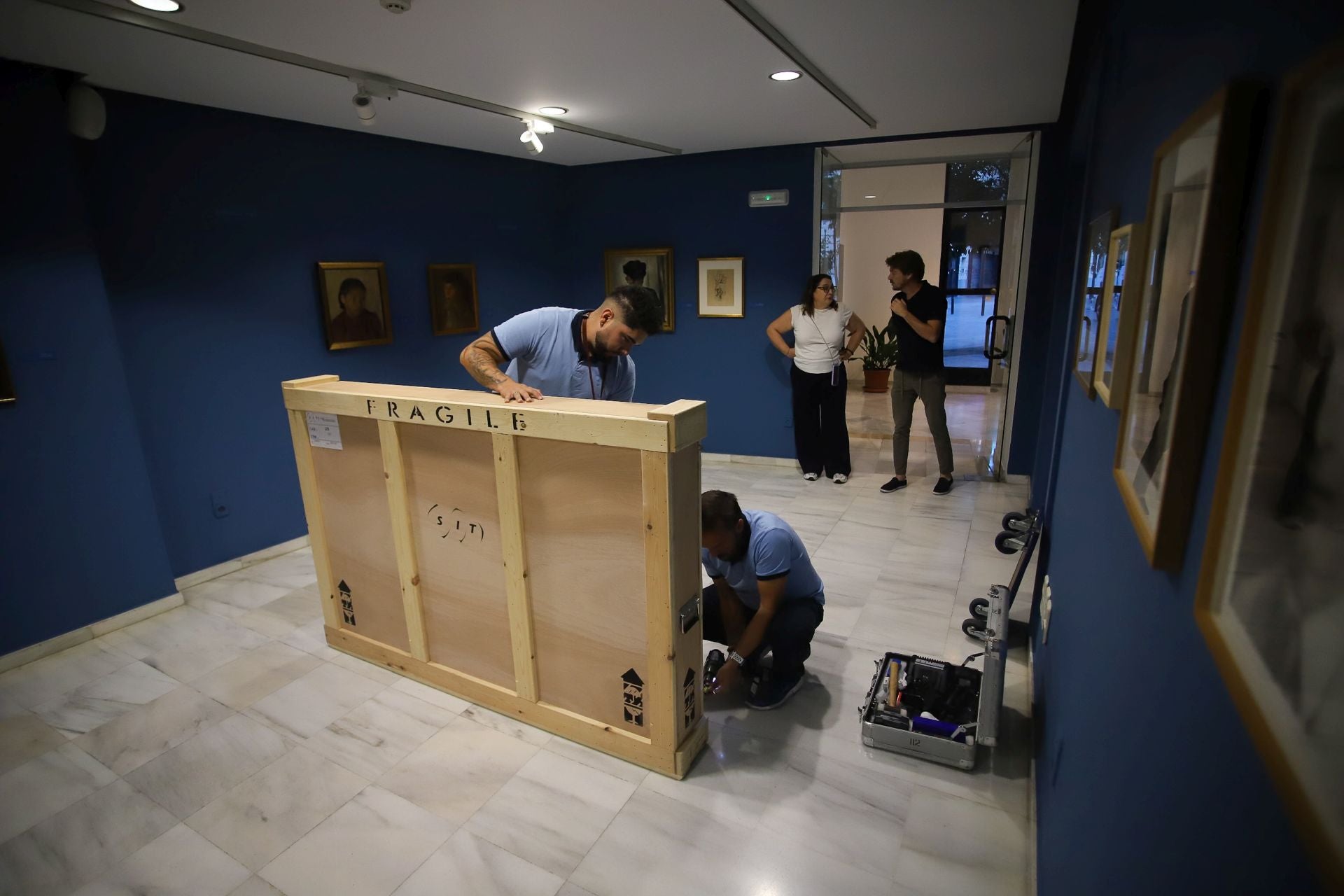 &#039;La maja vestida&#039; de Gaya, preparada para viajar a Bruselas, en imágenes