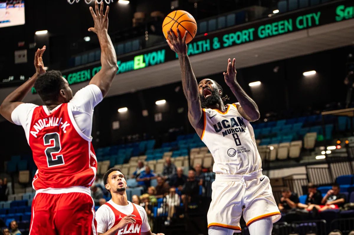 En imágenes, el partido del UCAM frente al Elan Chalon