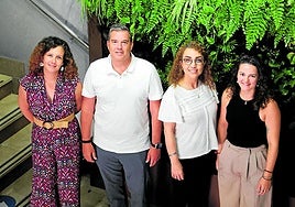 Laleh Mozafari (3 i.), junto a sus directores de tesis en Cartagena.