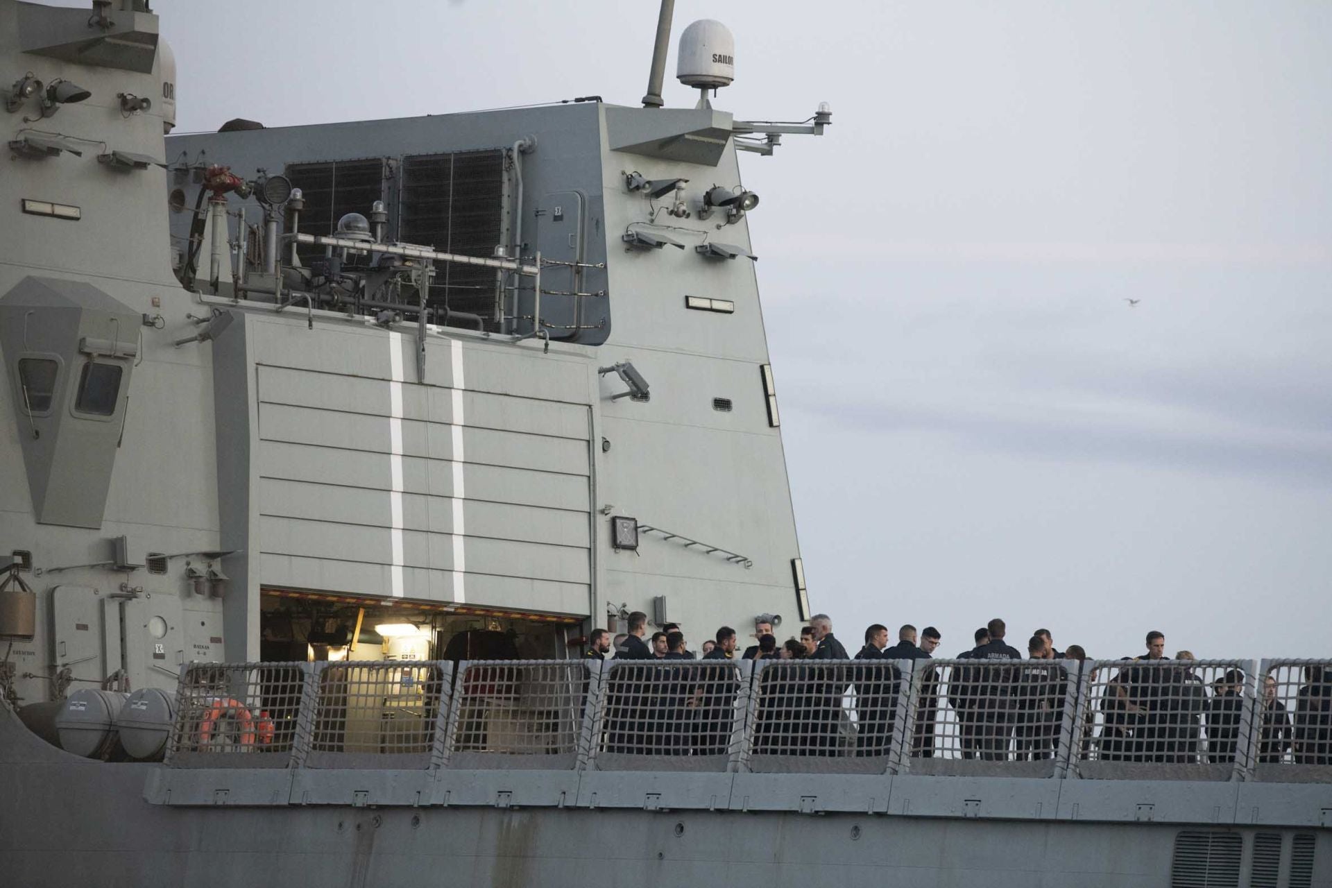 En imágenes, preparativos del &#039;Furor&#039; en el puerto de Cartagena antes de partir a Gaza