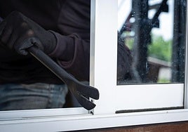 El truco para proteger tu vivienda sin alarmas ni rejas: los ladrones no entrarán nunca más por la ventana.