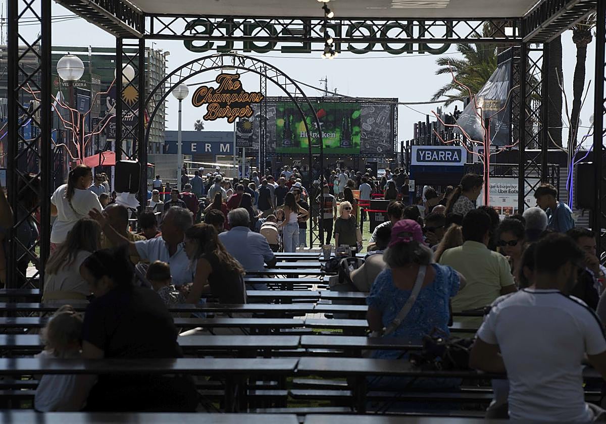 Un templo de las &#039;burgers&#039; en el Muelle de Cartagena