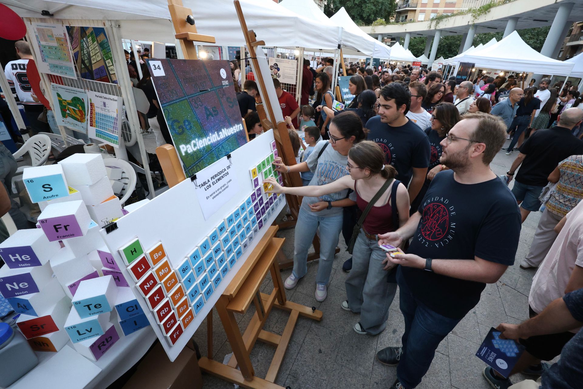 En imágenes, la Noche de los Investigadores en Murcia