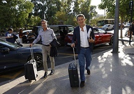 Feijóo llega al hotel 7 Coronas de Murcia, este viernes.