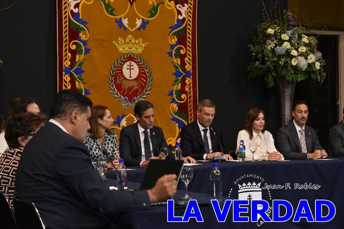 Imágenes de la entrega del título de Hijo Predilecto de Caravaca al general Pascual Soria