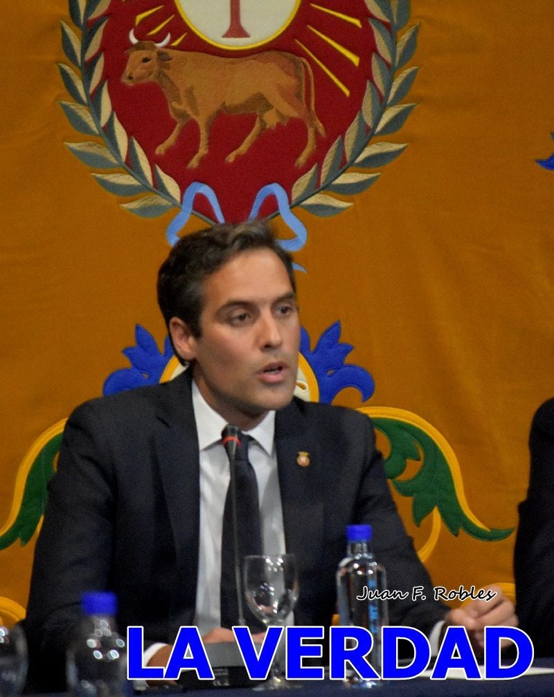 Imágenes de la entrega del título de Hijo Predilecto de Caravaca al general Pascual Soria