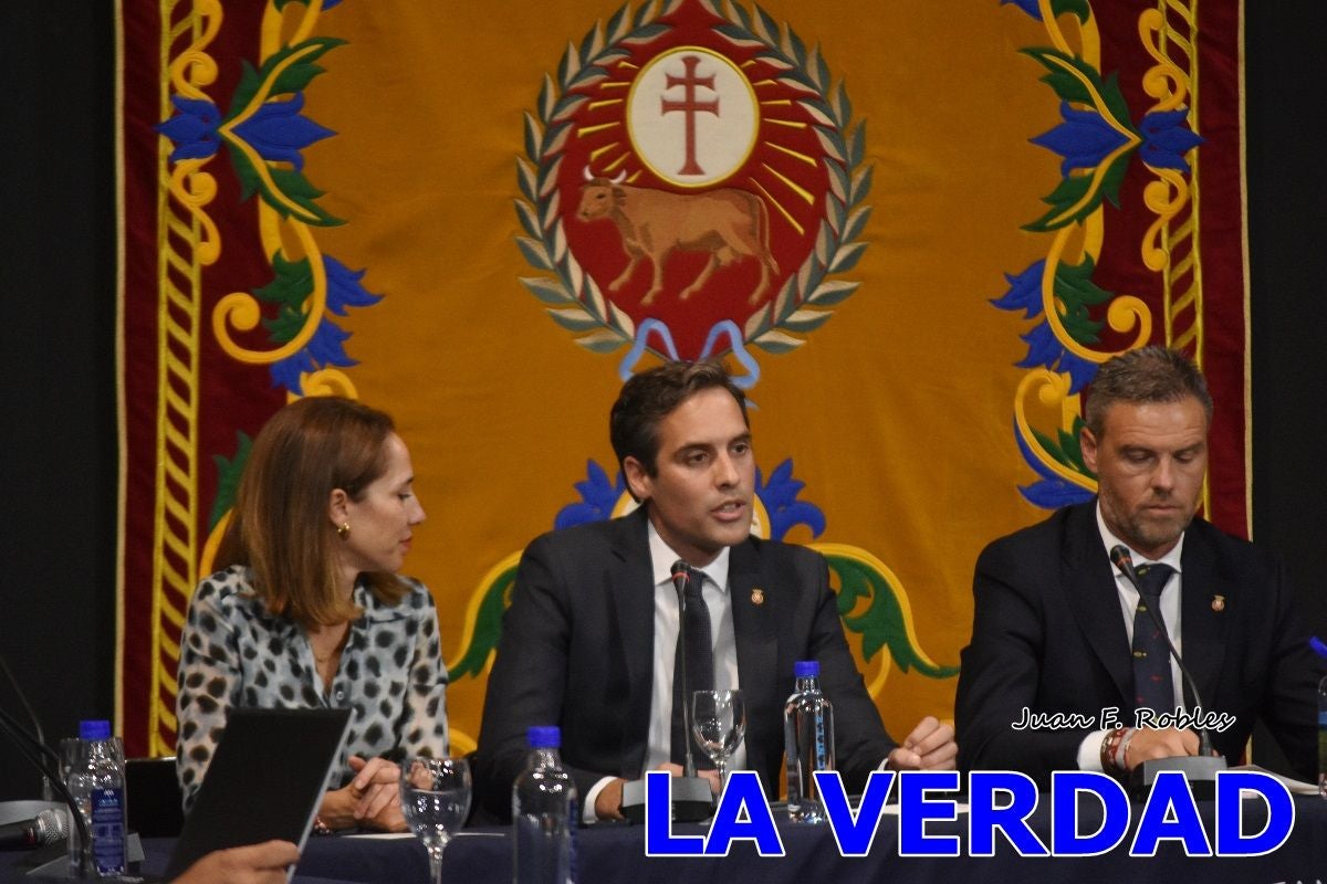 Imágenes de la entrega del título de Hijo Predilecto de Caravaca al general Pascual Soria