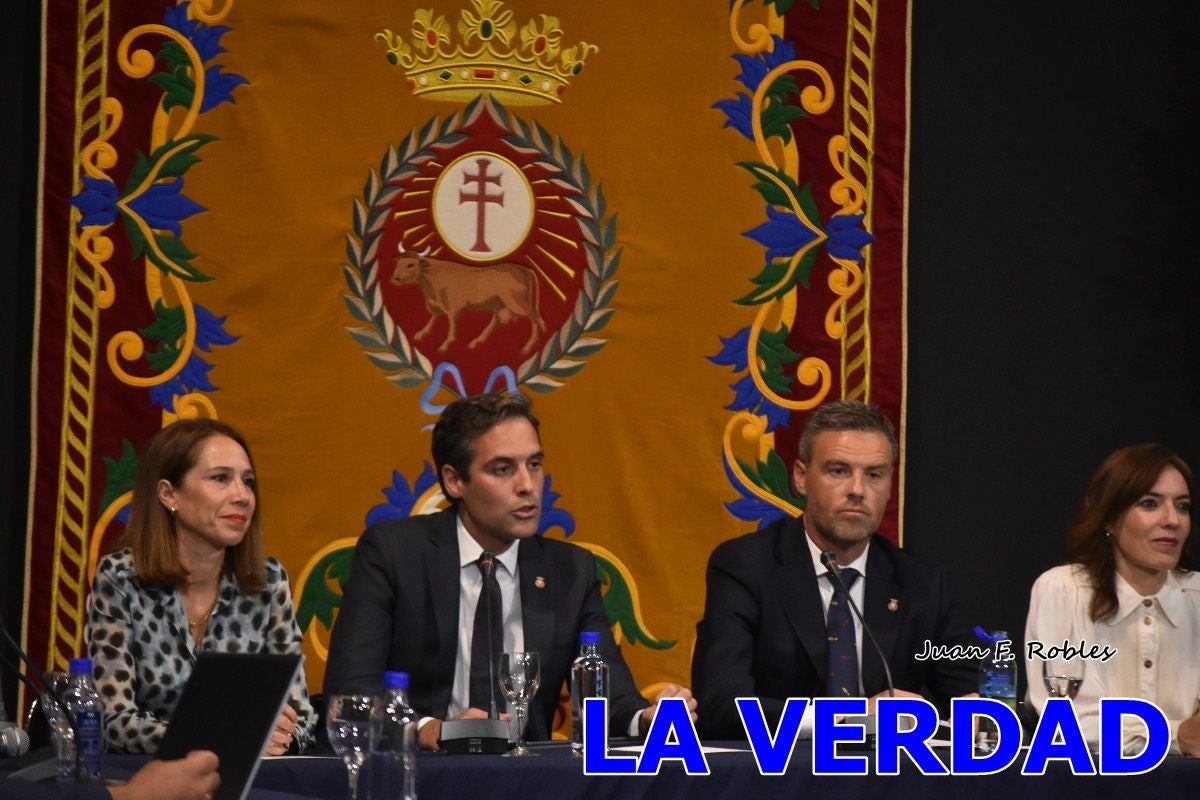 Imágenes de la entrega del título de Hijo Predilecto de Caravaca al general Pascual Soria