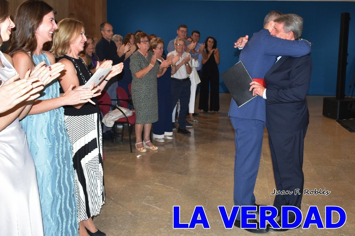 Imágenes de la entrega del título de Hijo Predilecto de Caravaca al general Pascual Soria