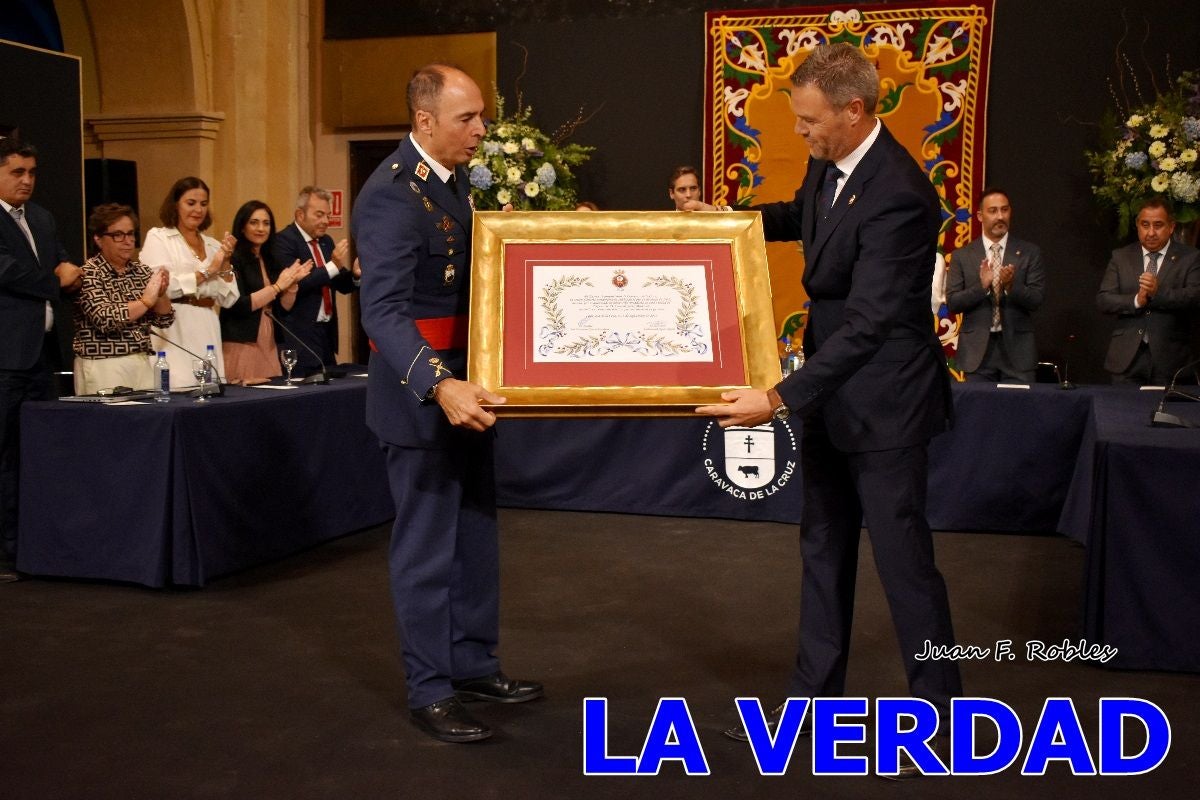 Imágenes de la entrega del título de Hijo Predilecto de Caravaca al general Pascual Soria