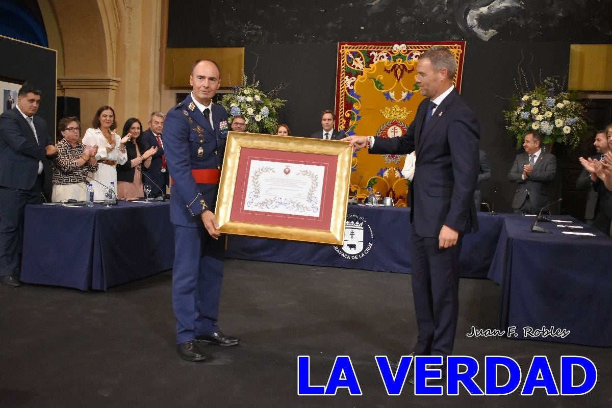 Imágenes de la entrega del título de Hijo Predilecto de Caravaca al general Pascual Soria