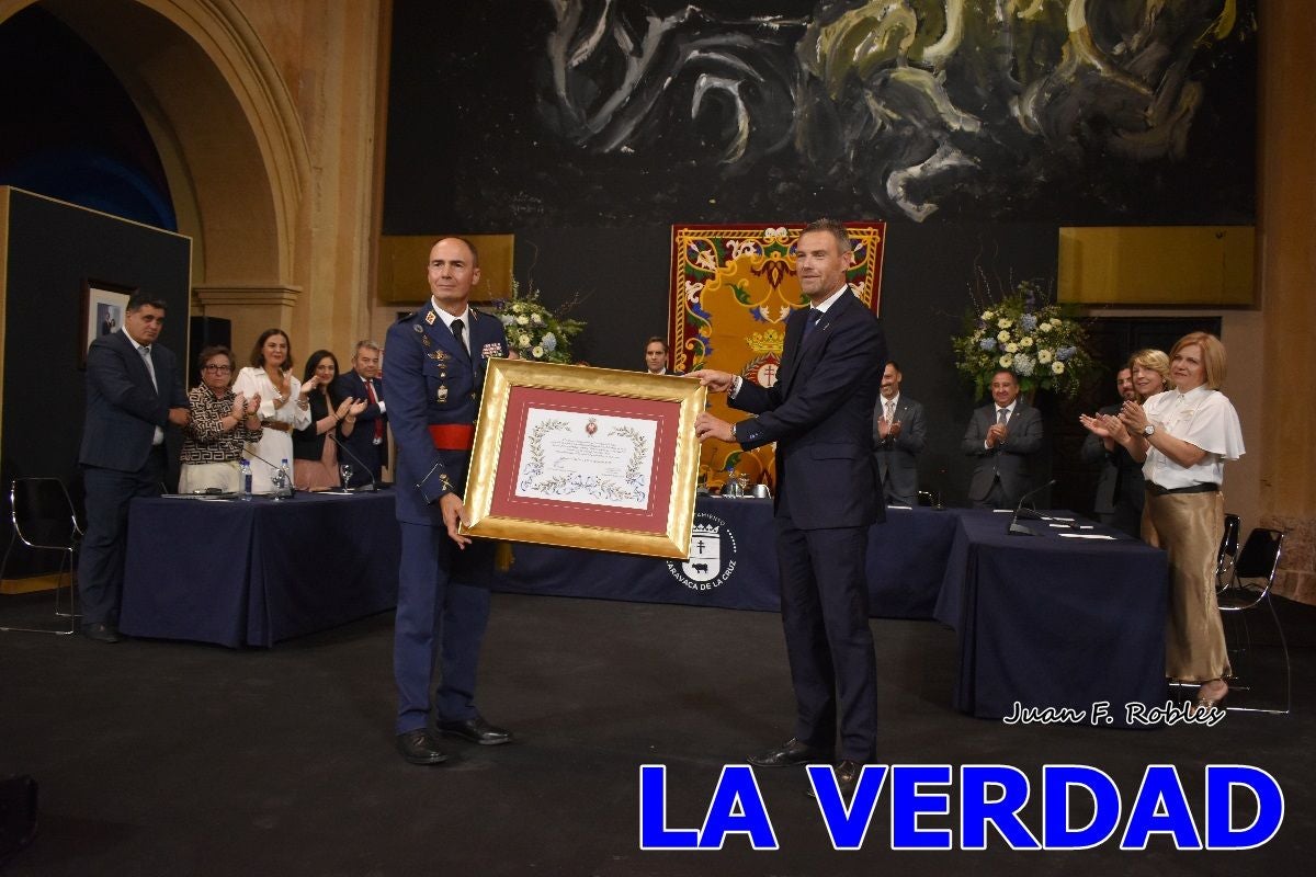Imágenes de la entrega del título de Hijo Predilecto de Caravaca al general Pascual Soria
