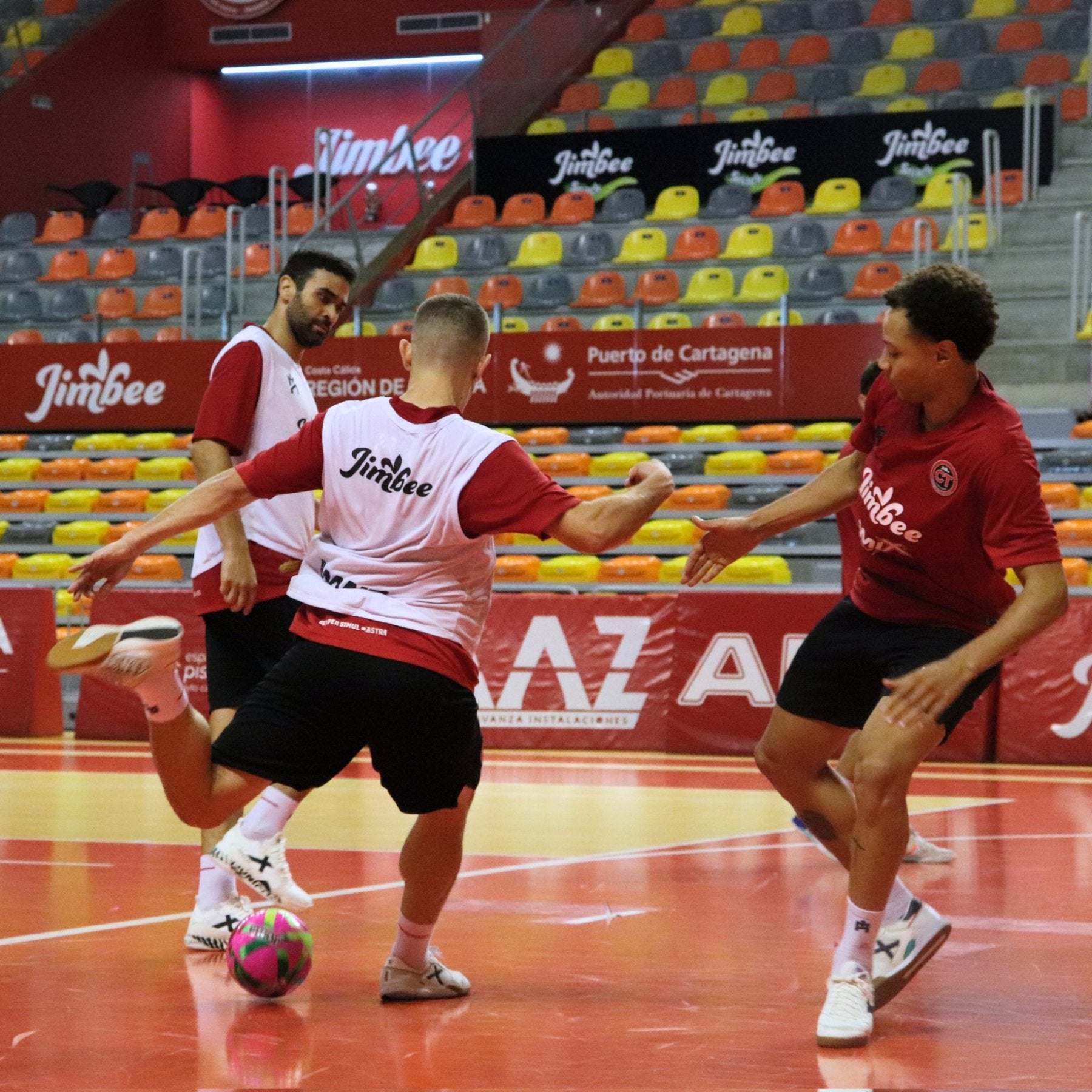 Tomaz, Mellado y Juninho, en el último entrenamiento del Jimbee.