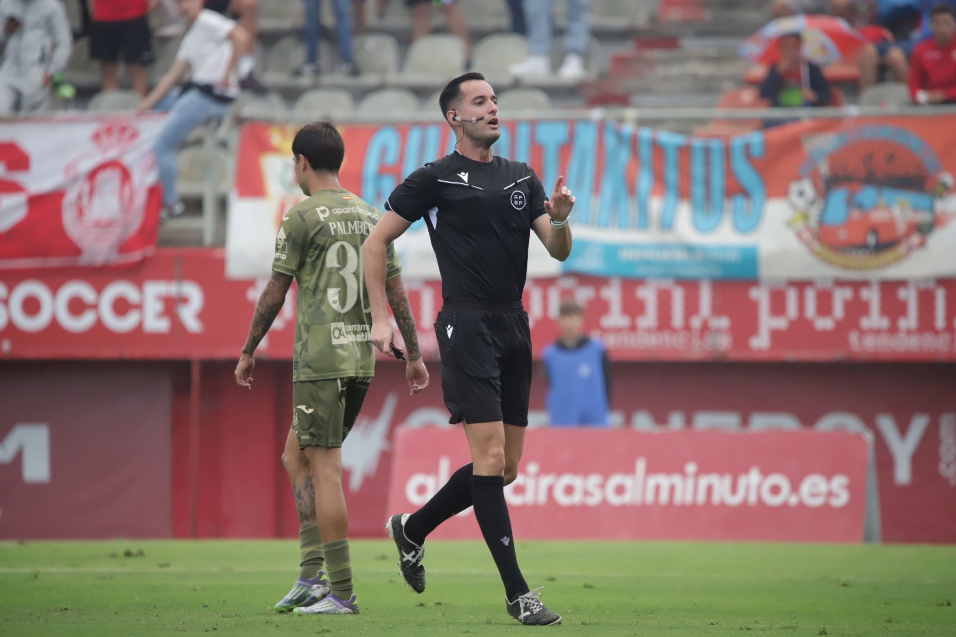 El Real Murcia pierde y vuelve a dejar una imagen paupérrima, en imágenes