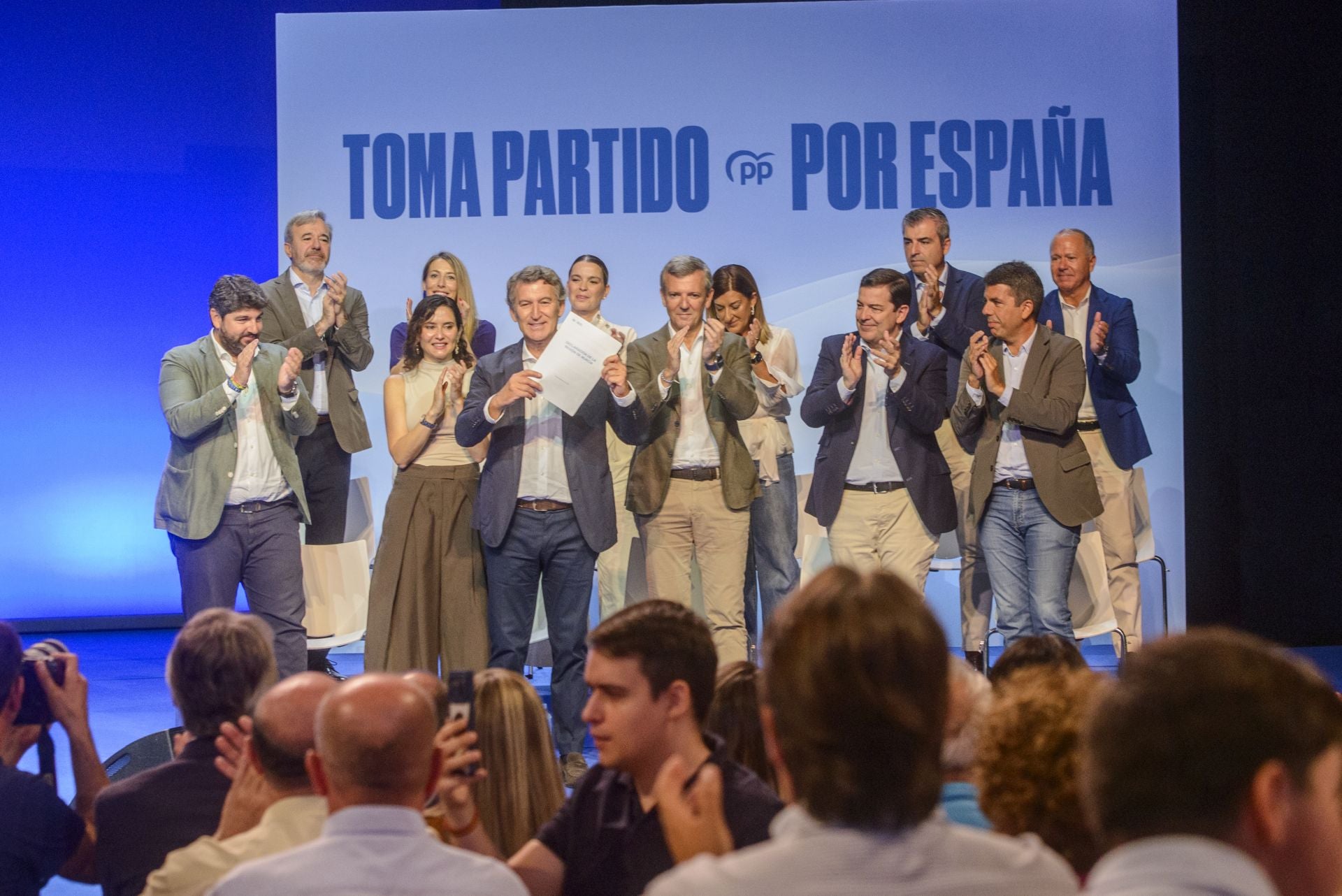 En imágenes, el cierre en el Teatro Circo de Murcia de la cumbre de barones del PP