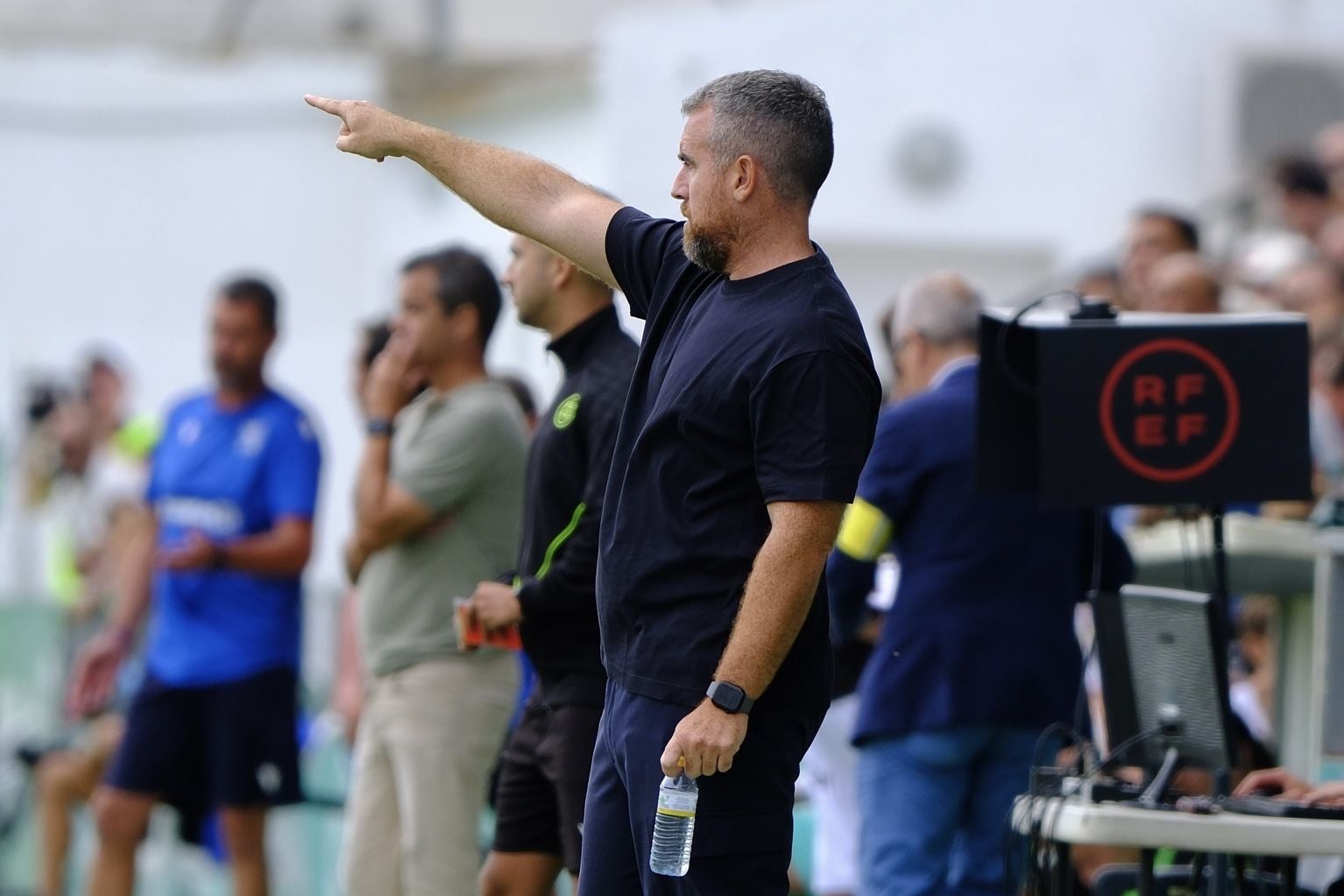 El FC Cartagena sufre un duro castigo en Sanlúcar, en imágenes