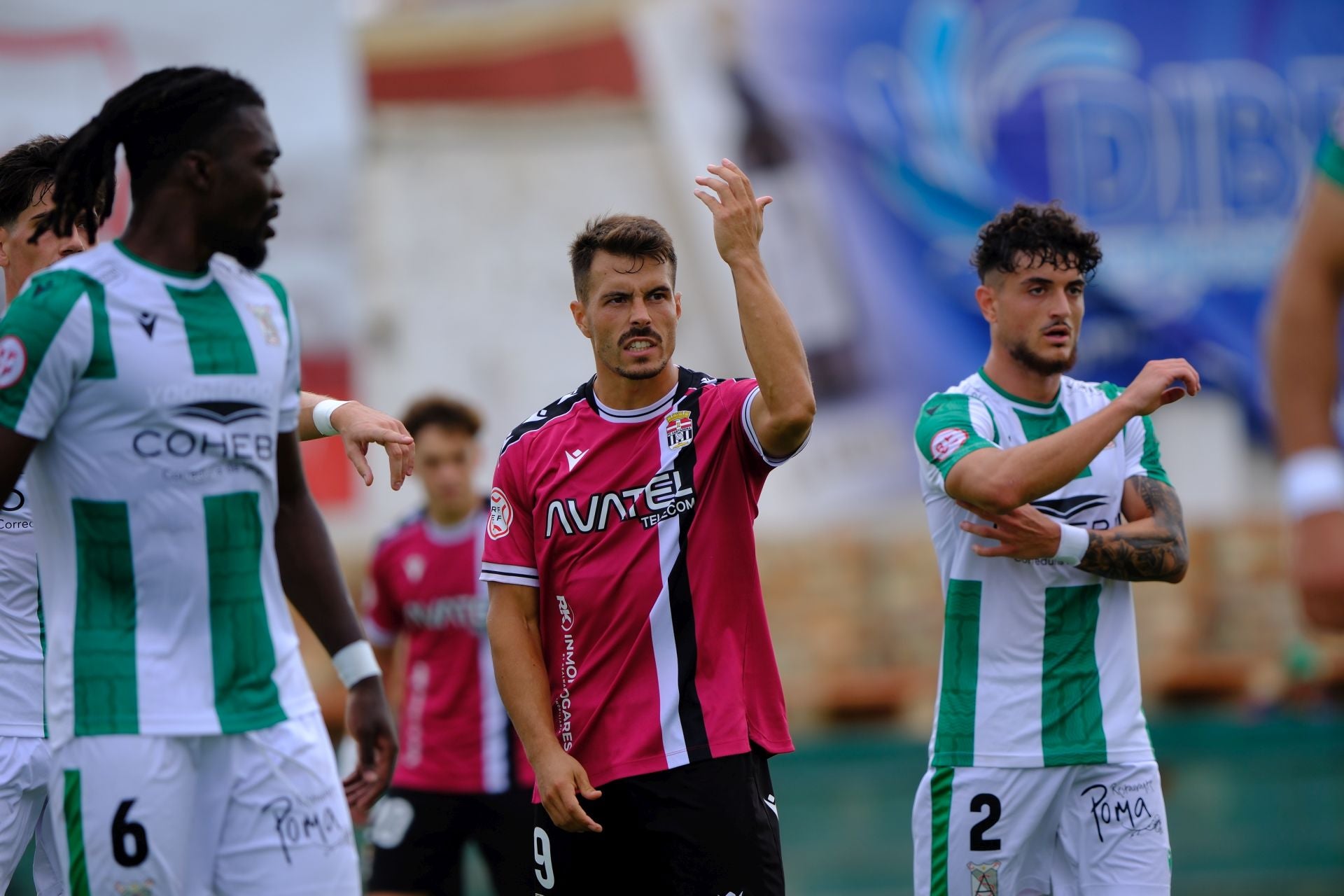 El FC Cartagena sufre un duro castigo en Sanlúcar, en imágenes