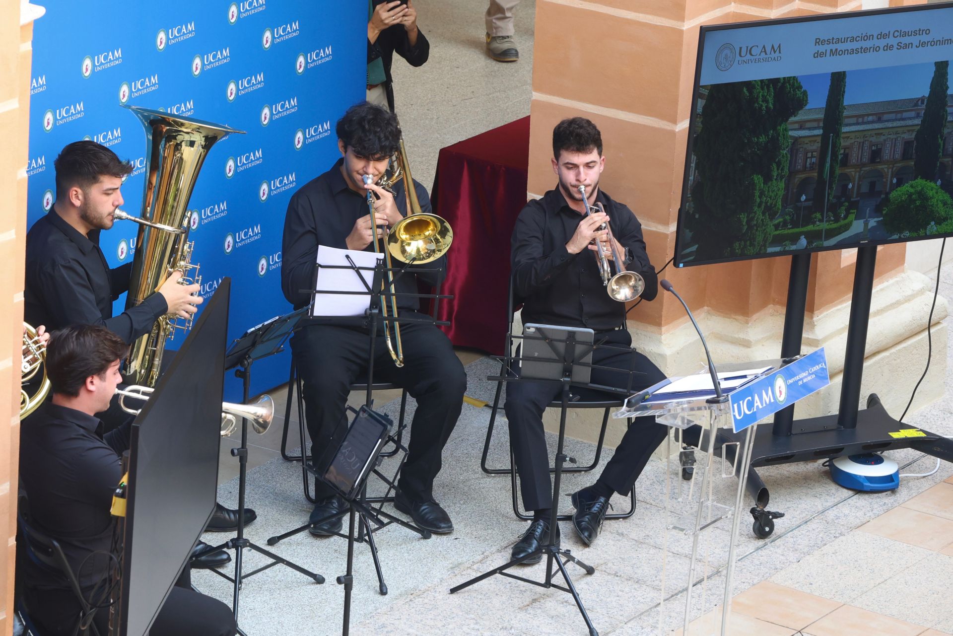 La inauguración del claustro del Monasterio de Los Jerónimos de Murcia, en imágenes