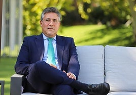 Pedro Fernández Alén, presidente de la patronal nacional de la construcción, el pasado viernes en los jardines de Promenade, en Murcia.