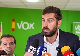 José Ángel Antelo este lunes en la sede de Vox en Murcia.