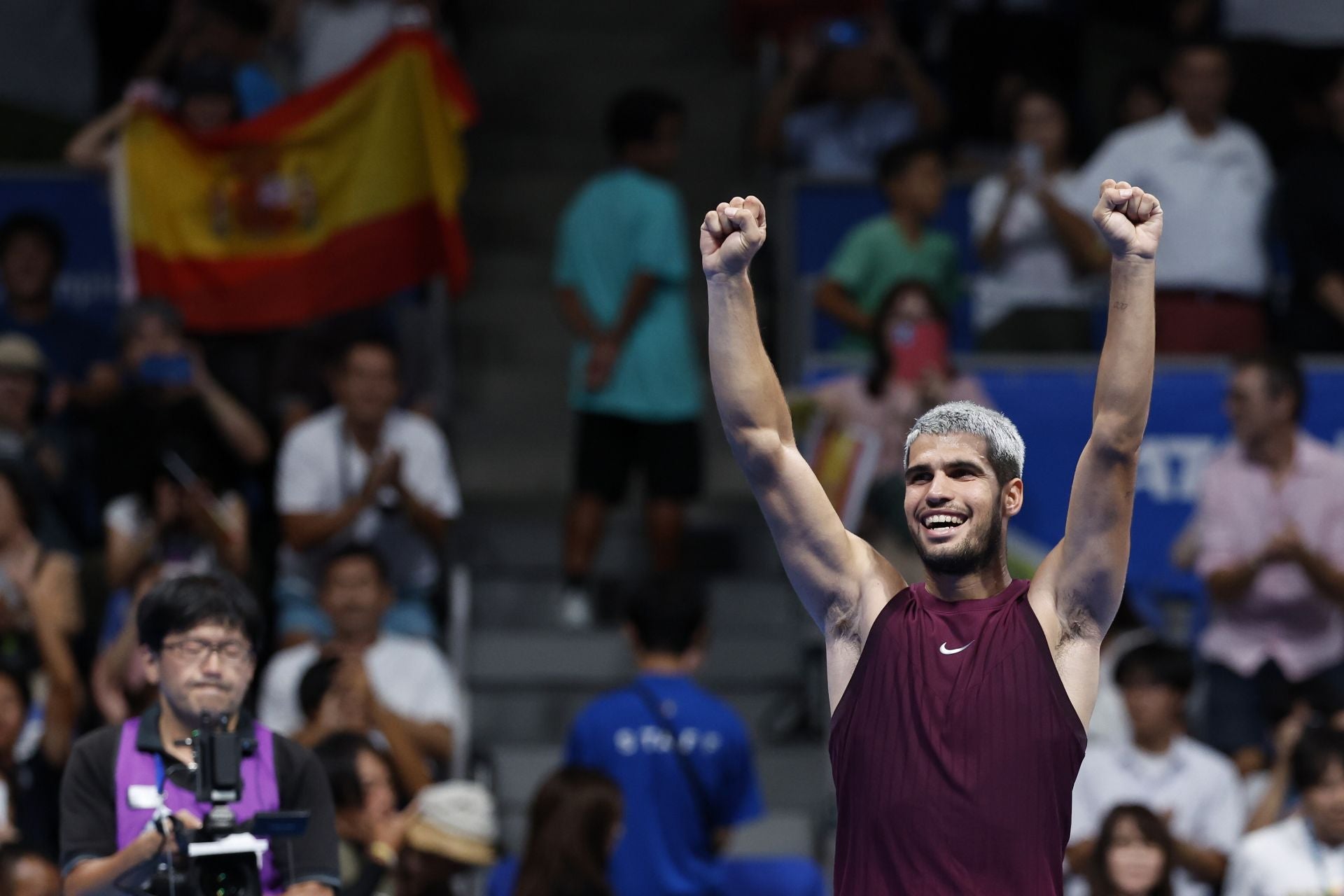 En imágenes, Carlos Alcaraz gana en Tokio su octavo título del año