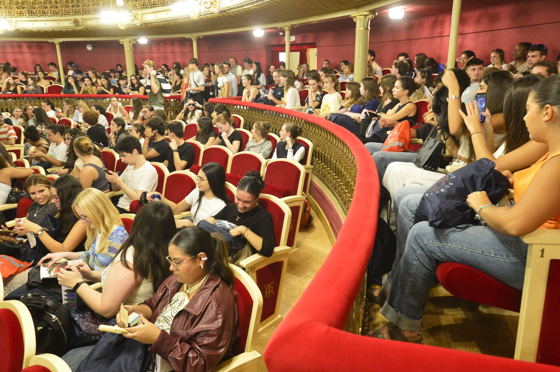 En imágenes, la bienvenida de los alumnos internacionales de la UMU