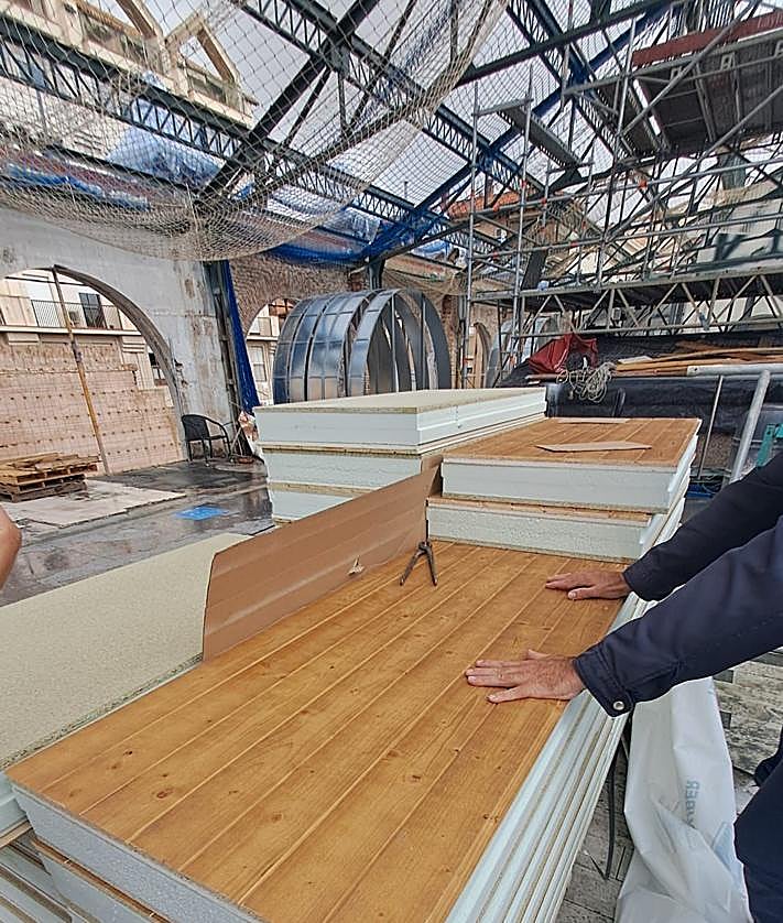 Imagen secundaria 2 - Labores de cerramiento tras la retirada de la cubierta de amianto.