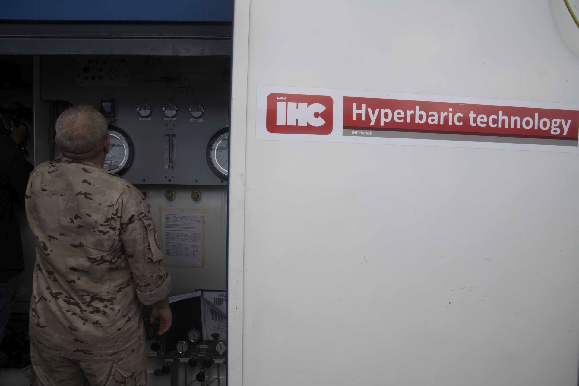 La Armada evalúa sus métodos de rescate en Cartagena, en imágenes