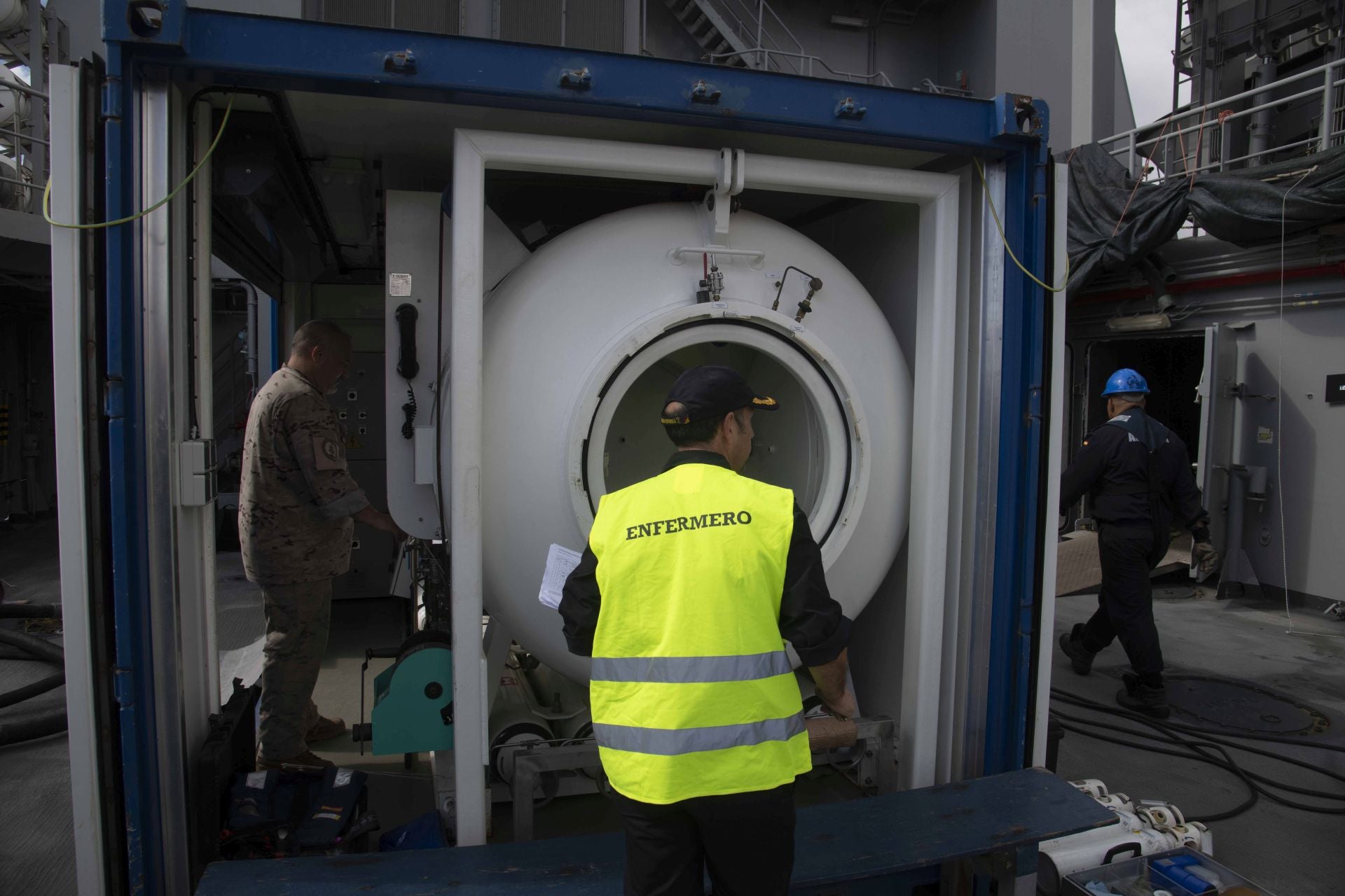 La Armada evalúa sus métodos de rescate en Cartagena, en imágenes