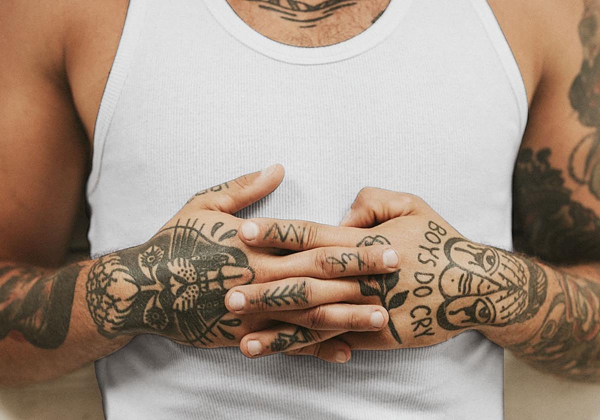 Los tres tipos de tatuajes que una dermatología nunca se haría: pueden poner en riesgo tu salud.