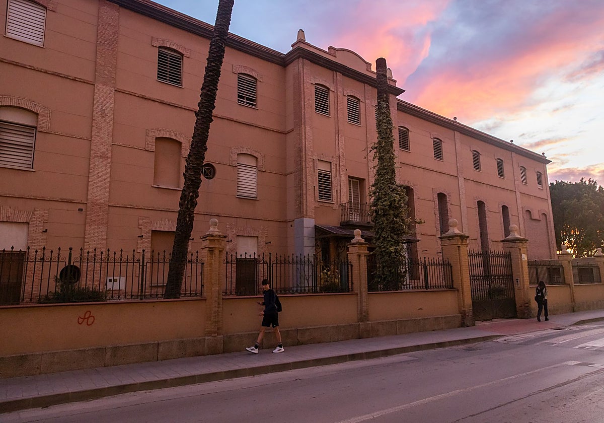 Antiguo asilo donde se espera se ubique la futura Residencia Oriol.