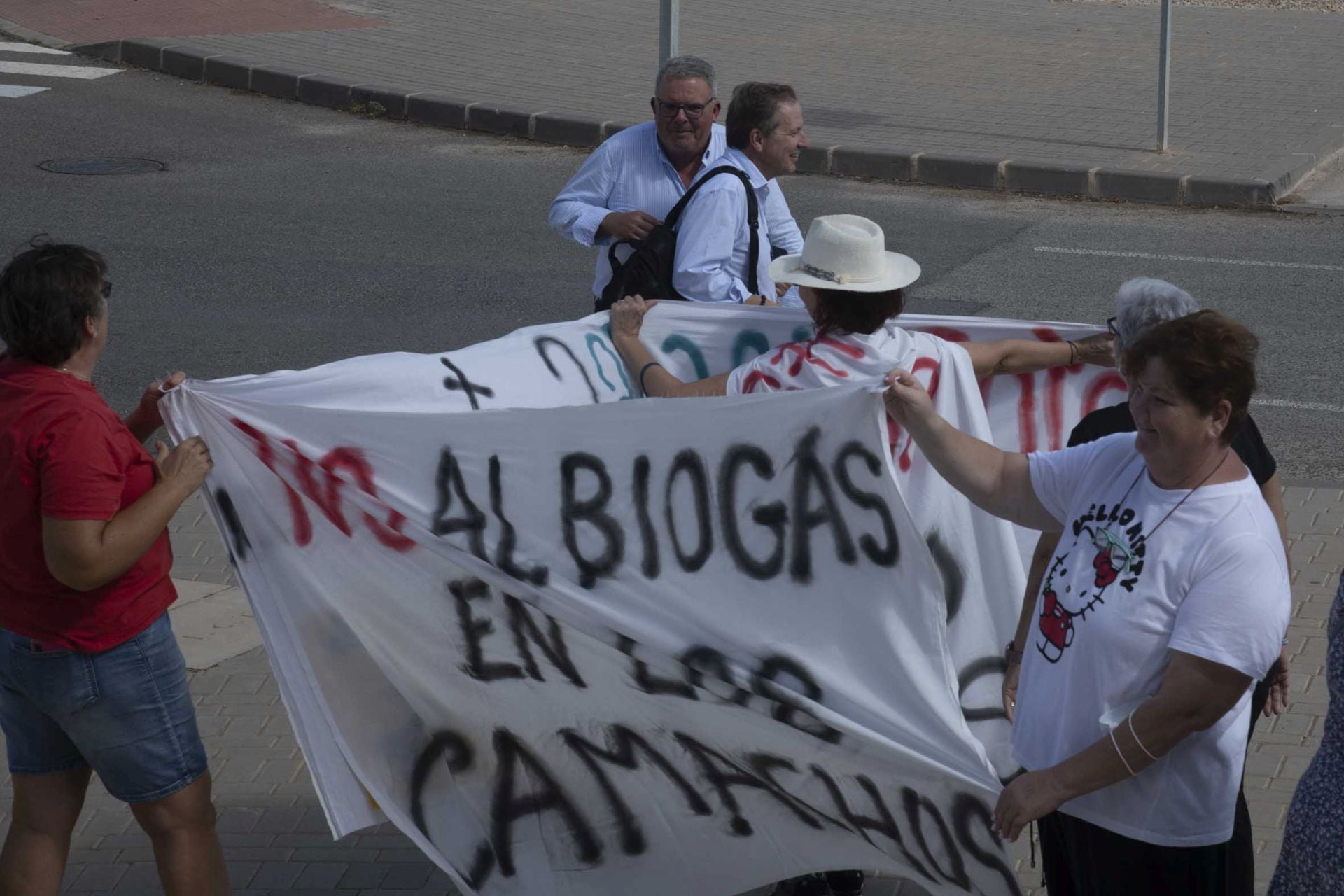 Las imágenes de la protesta de los vecinos de Los Camachos contra la planta de biogás