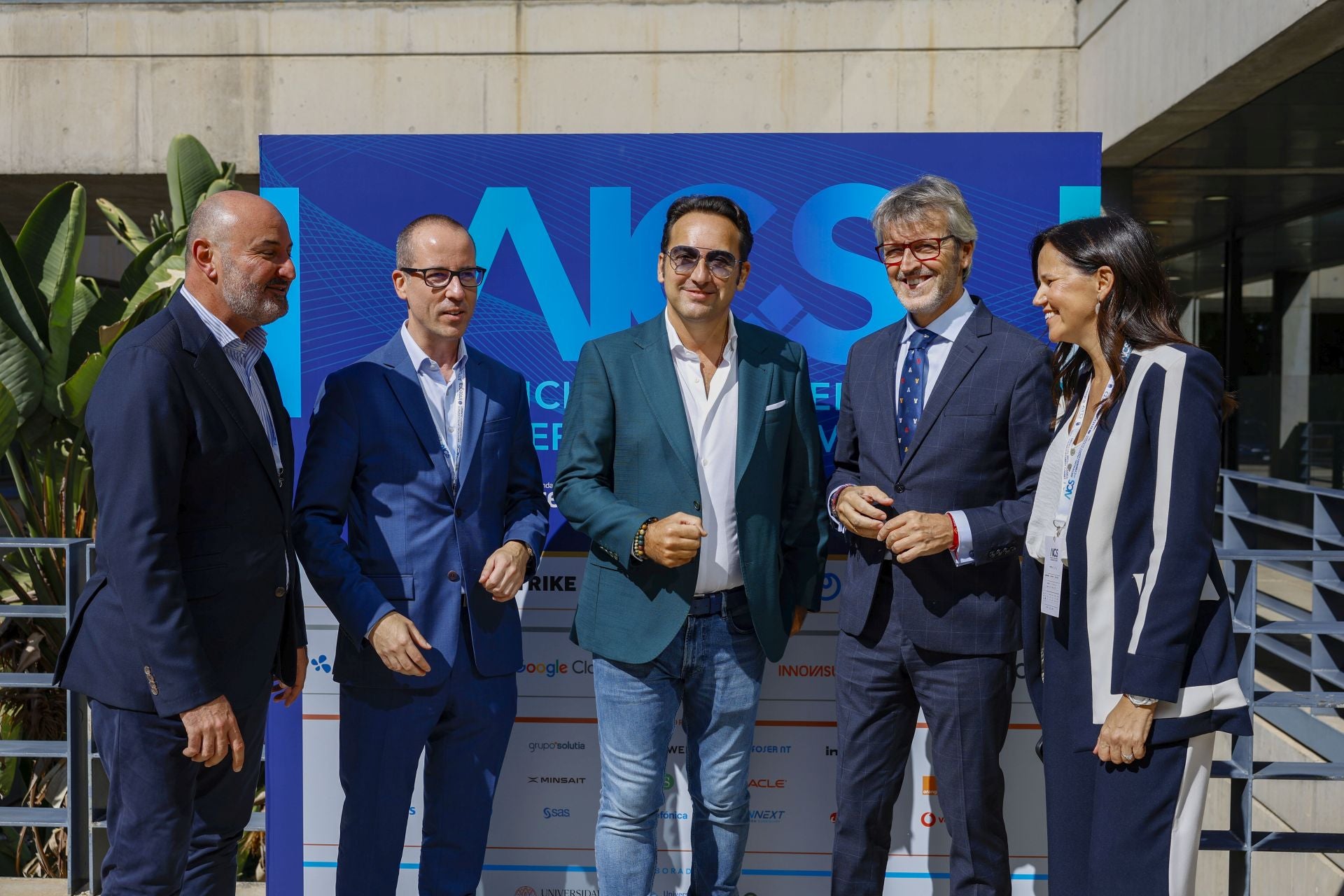 Las imágenes de Iker Jiménez en la &#039;Summit IA &amp; Ciberseguridad&#039; celebrada en Murcia