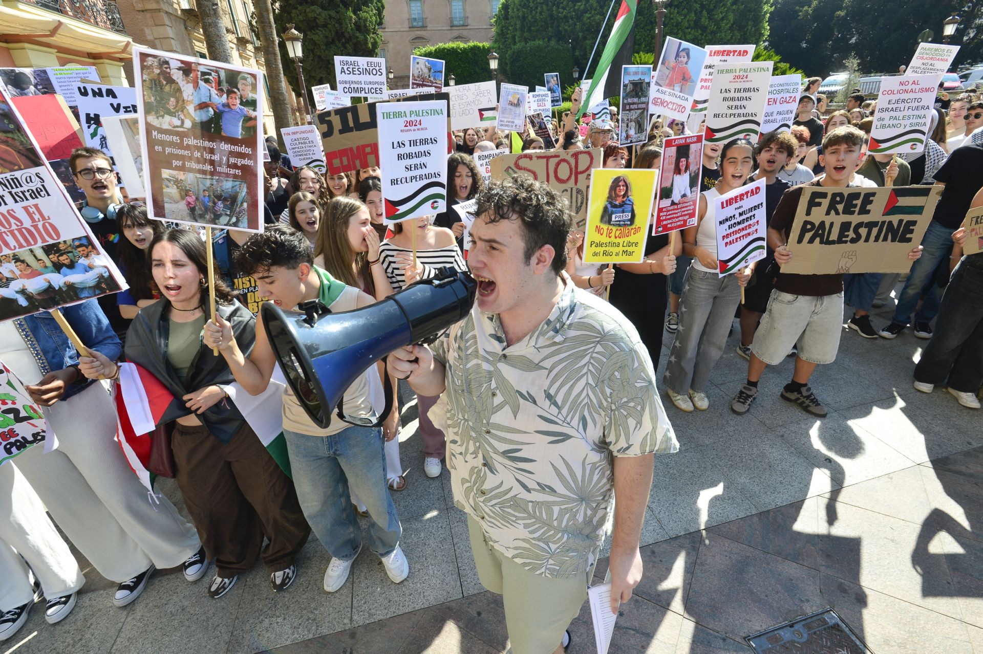 En imágenes, la protesta estudiantil contra el genocidio en Palestina a manos de Israel