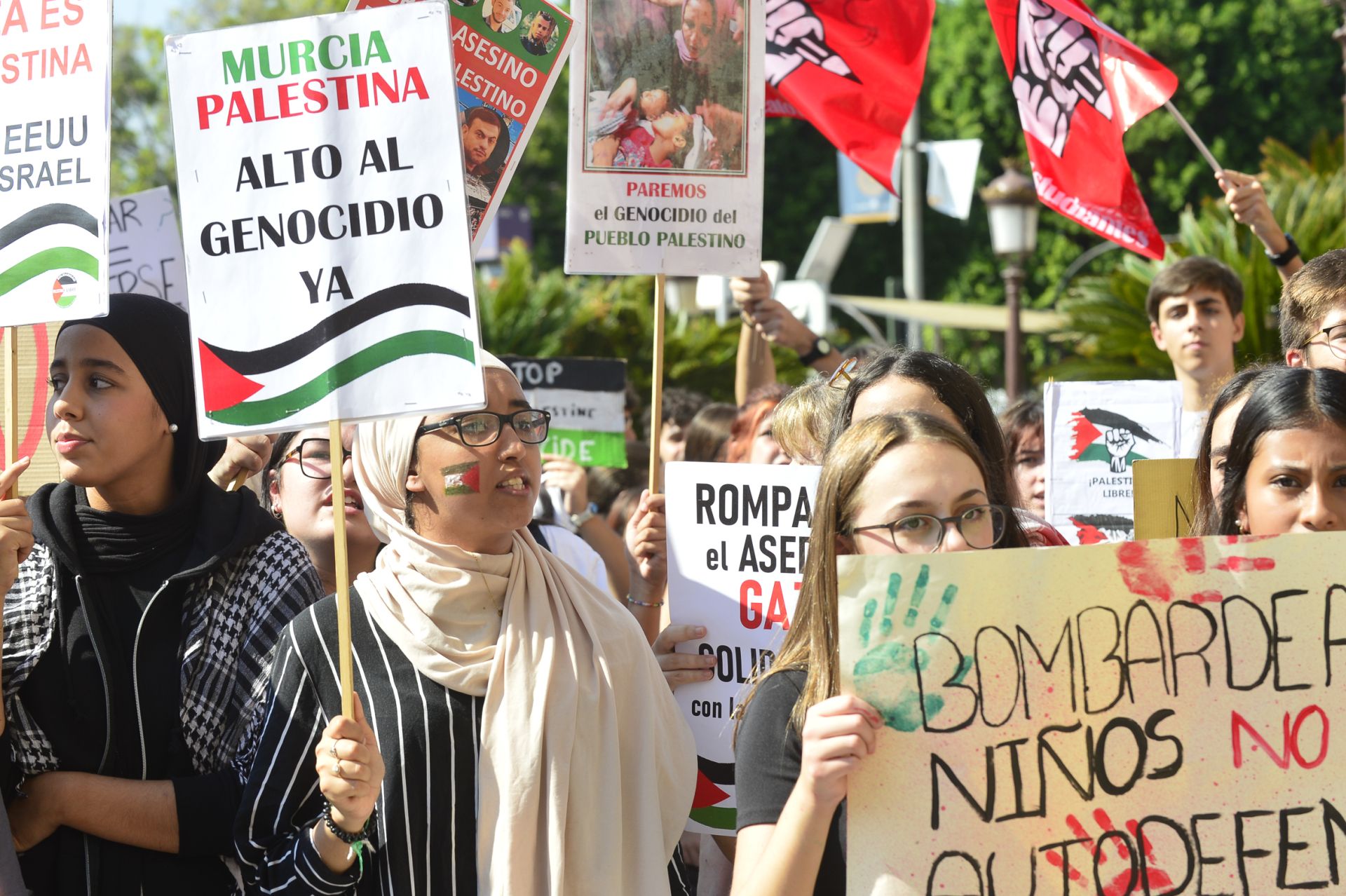 En imágenes, la protesta estudiantil contra el genocidio en Palestina a manos de Israel