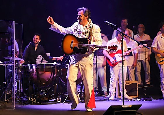 Tributo murciano a Elvis, el rey del rock, en imágenes