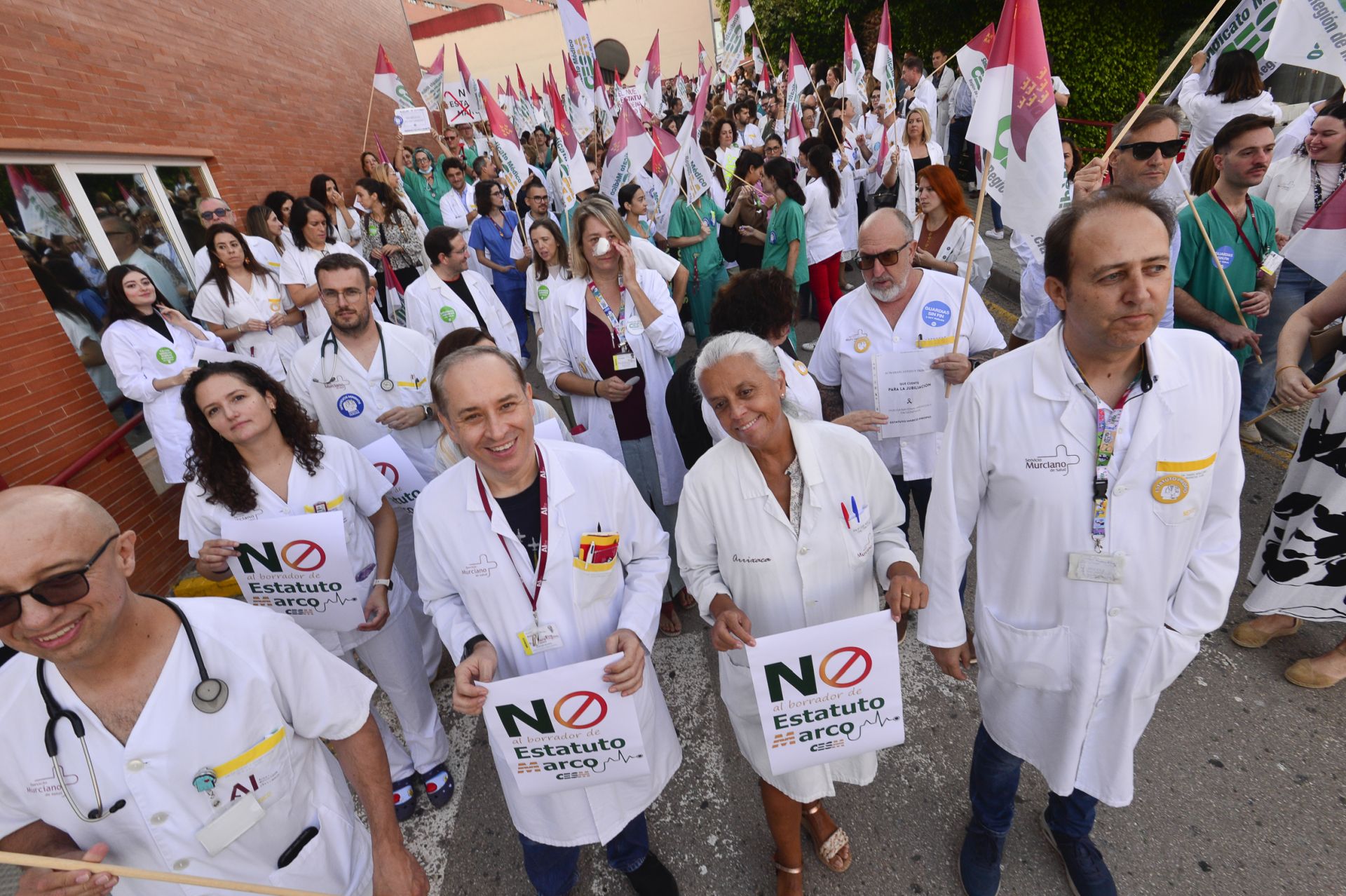 En imágenes, huelga nacional de médicos en la Región de Murcia