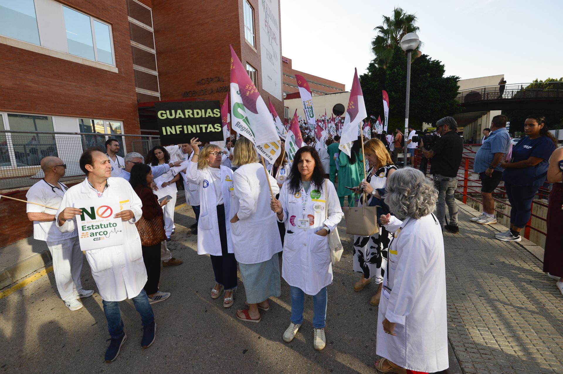 En imágenes, huelga nacional de médicos en la Región de Murcia