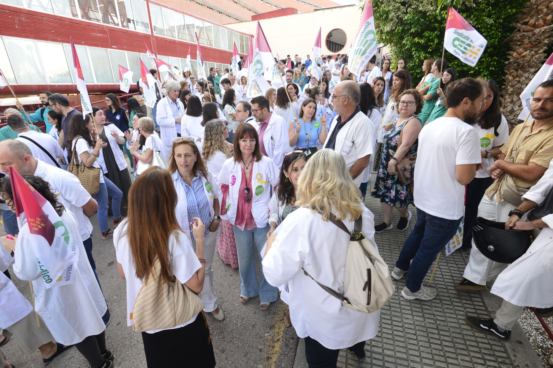 En imágenes, huelga nacional de médicos en la Región de Murcia